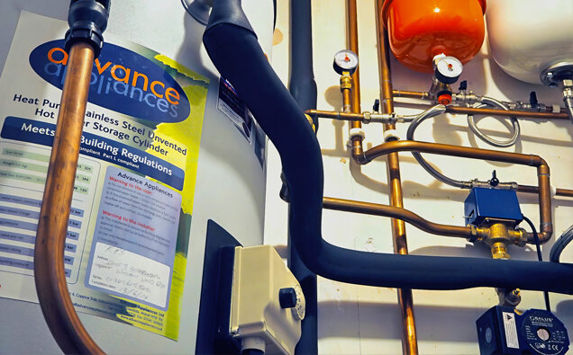 https://willettonhotwater.com.au/uploads/2025/06/electric-hot-water-system-72670.jpg