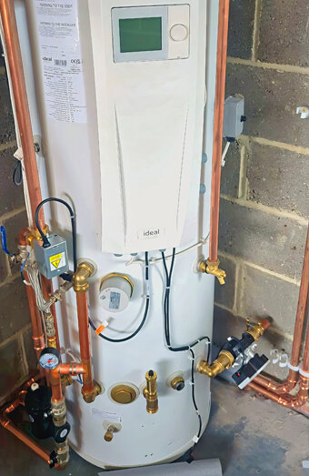https://willettonhotwater.com.au/uploads/2025/06/gas-hot-water-system-13675.jpg