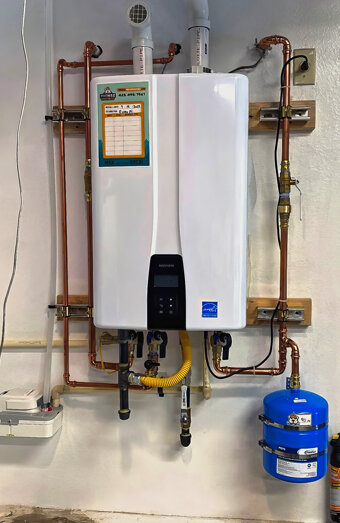 https://willettonhotwater.com.au/uploads/2025/06/instant-hot-water-systems-42978.jpg